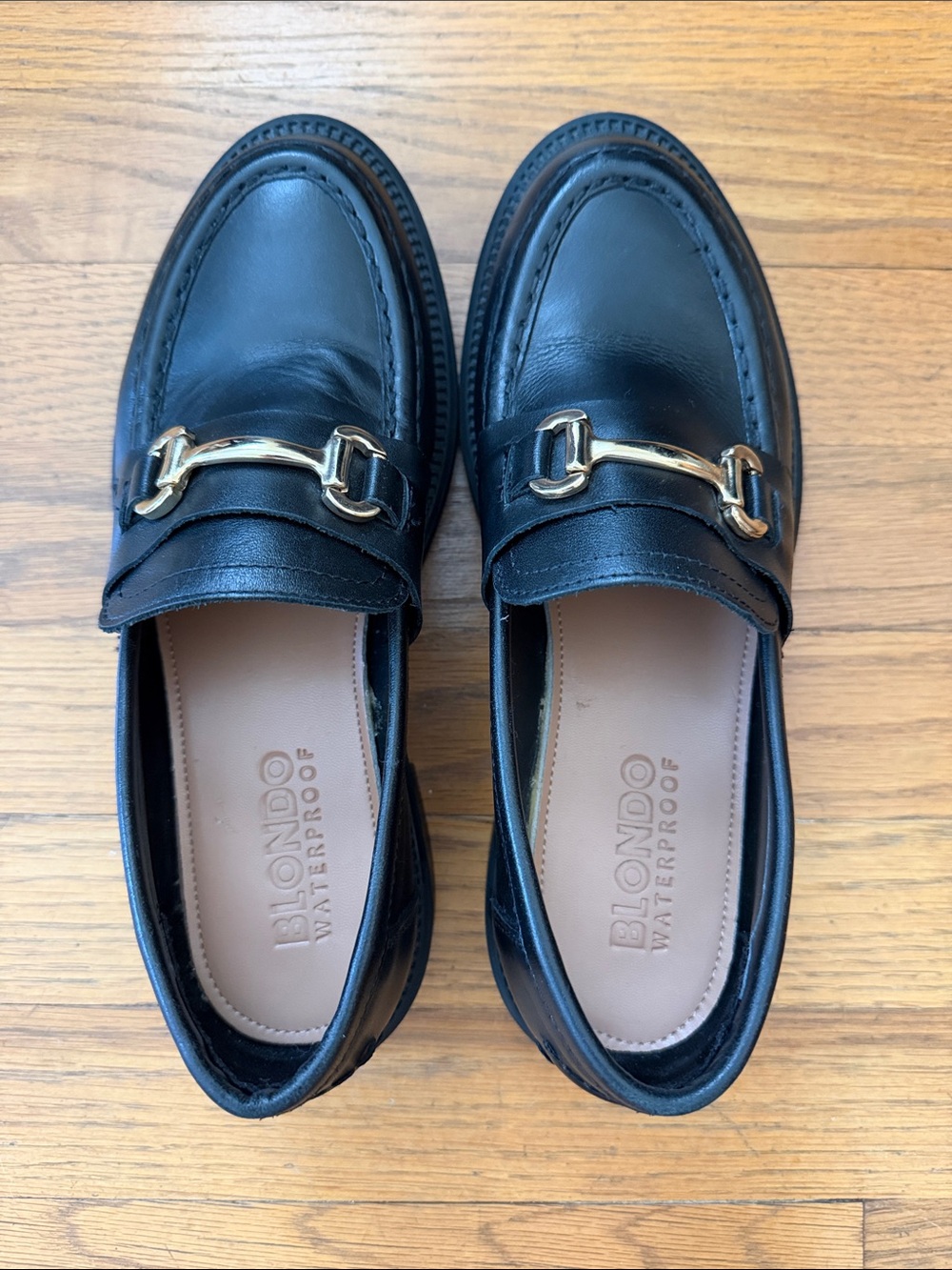 Blondo waterproof Hollee black leather loafers with gold tone details. Size 7 - Picture 2 of 9